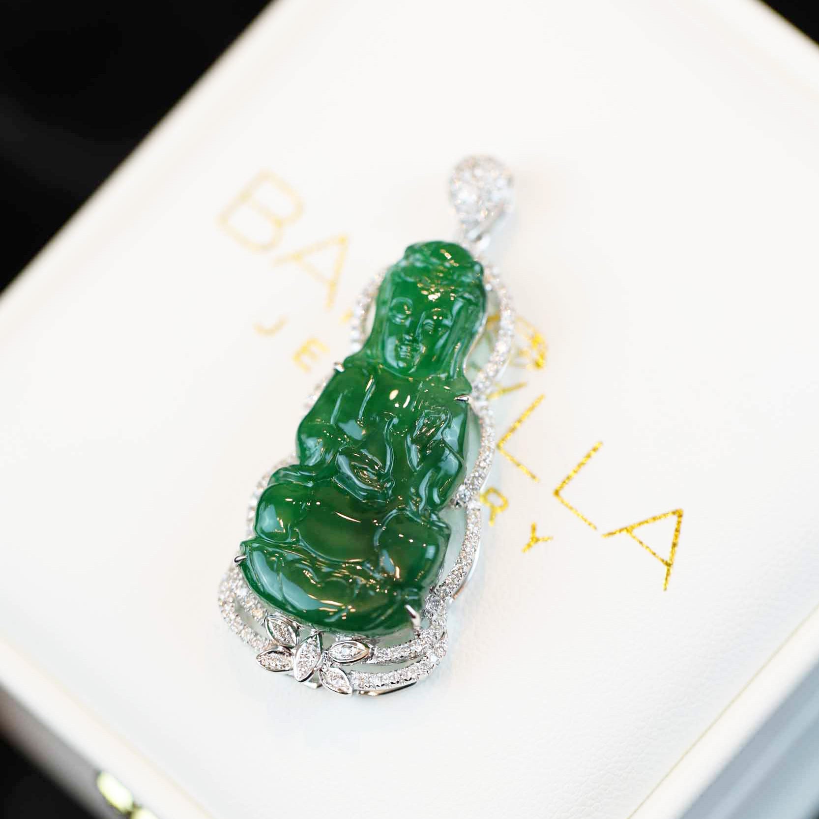 RARE Green Jade Bead Bracelet BIG Carved Bright Green Beads Grade A Jadeite  (Burmese Jade)