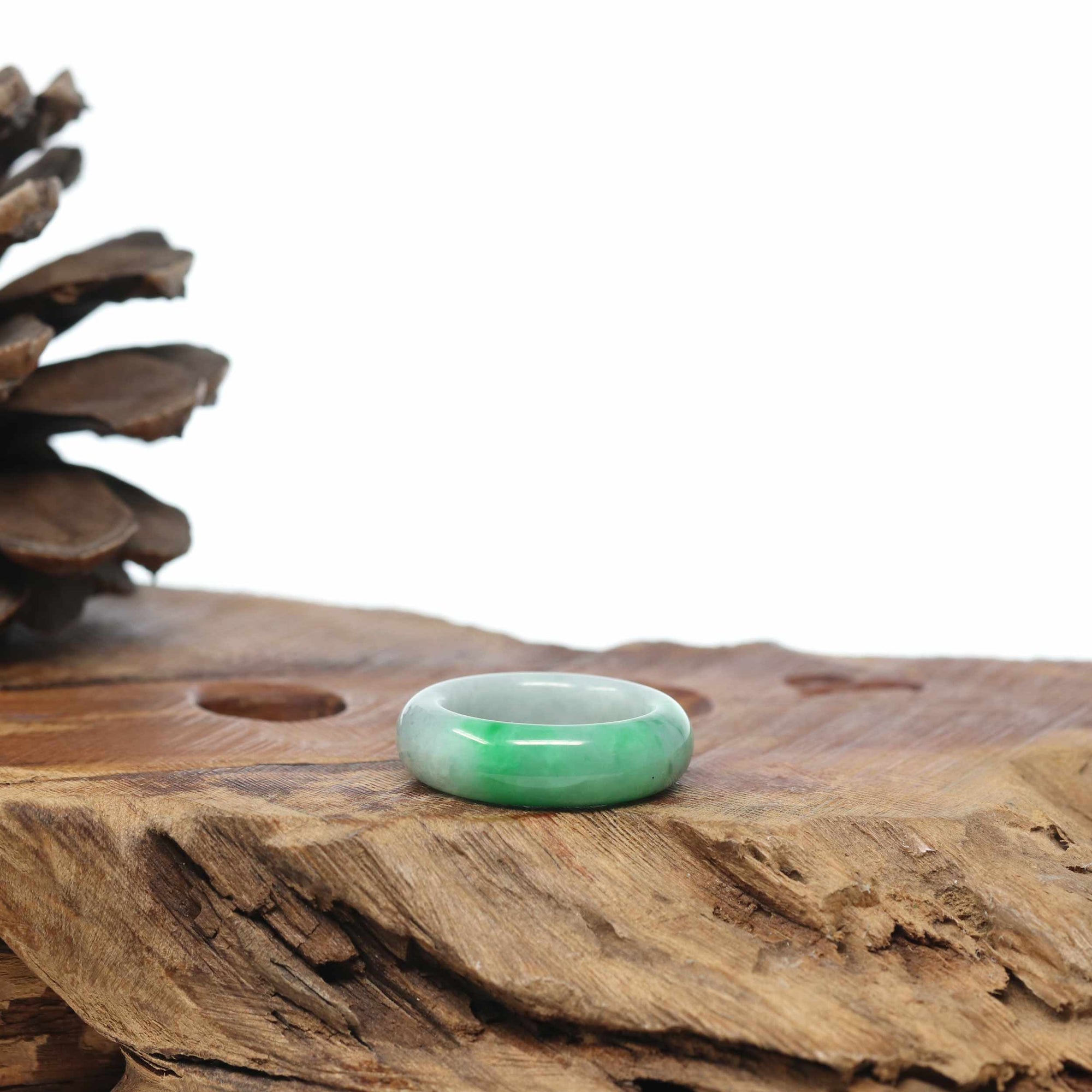 Baikalla Vibrant Apple-Green &amp; White Burmese Jadeite Jade Traditional Ring 