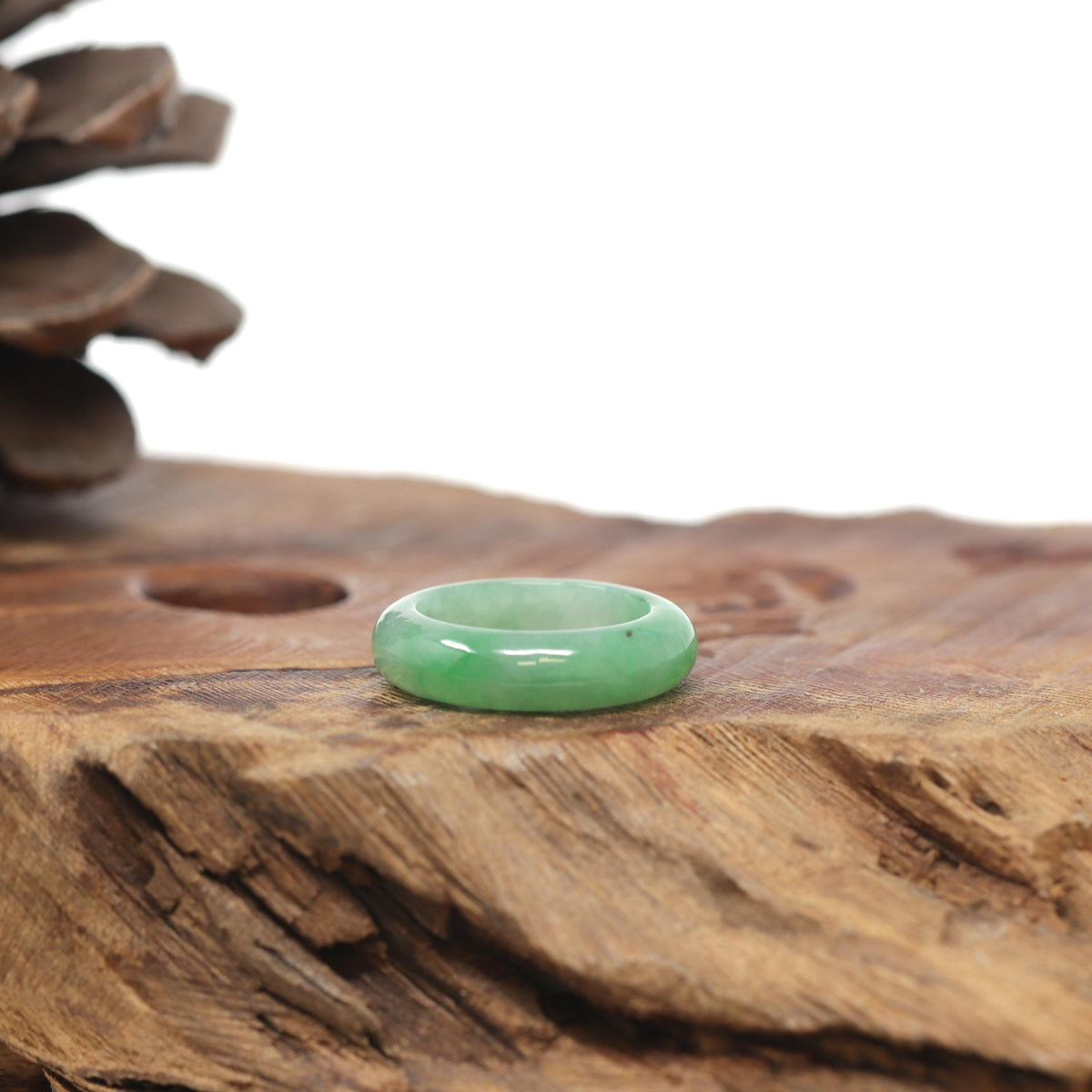 Baikalla Natural Icy Vibrant Apple-Green Jadeite Jade Traditional Ring 