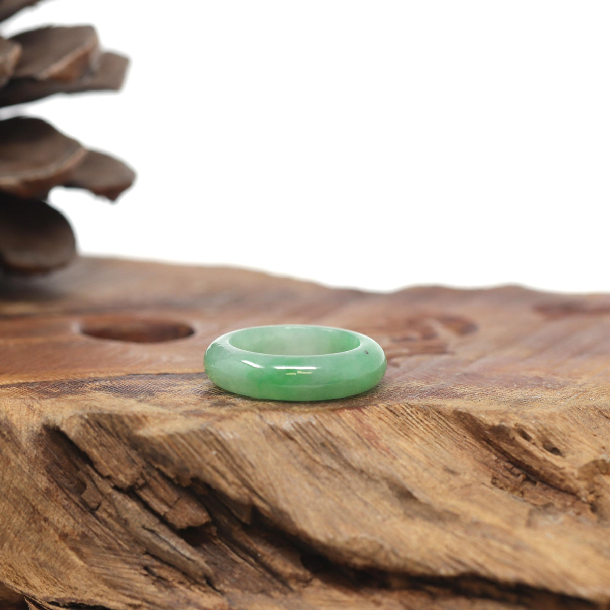 Baikalla Natural Icy Vibrant Apple-Green Jadeite Jade Traditional Ring 