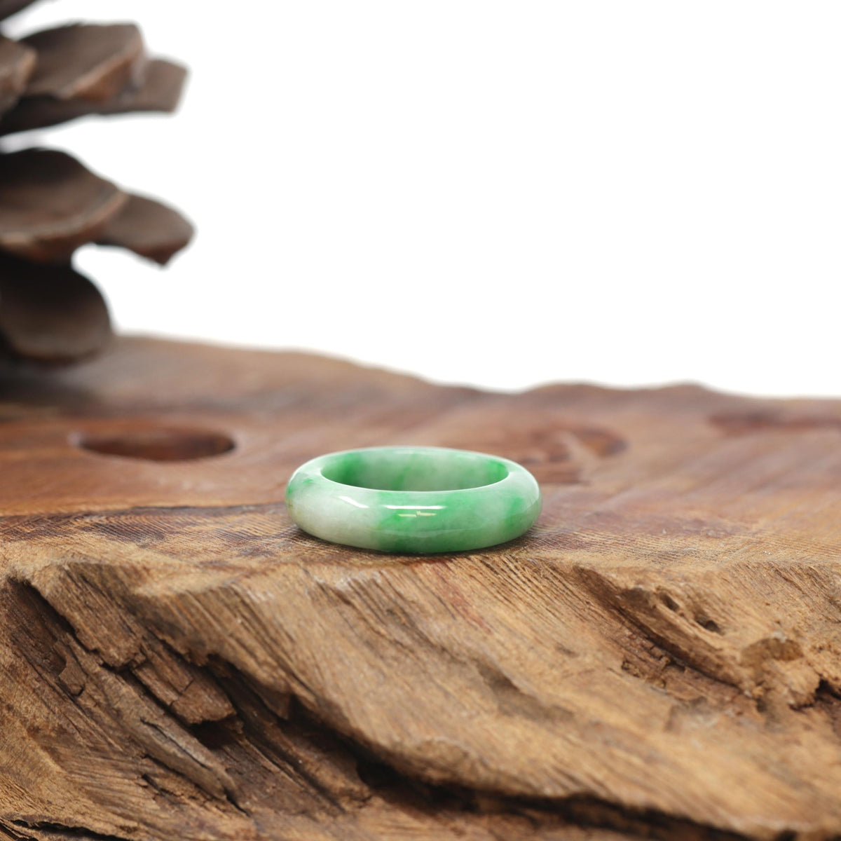 Baikalla Natural Vibrant Apple-Green Jadeite Jade Traditional Ring 