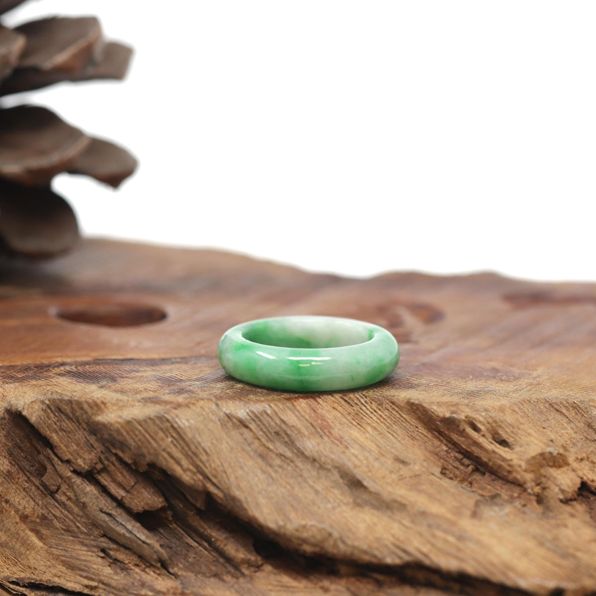 Baikalla Natural Vibrant Apple-Green Jadeite Jade Traditional Ring 