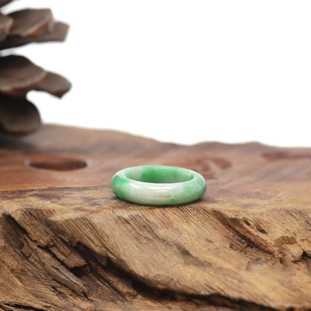 Baikalla Natural Vibrant Apple-Green Jadeite Jade Traditional Ring 