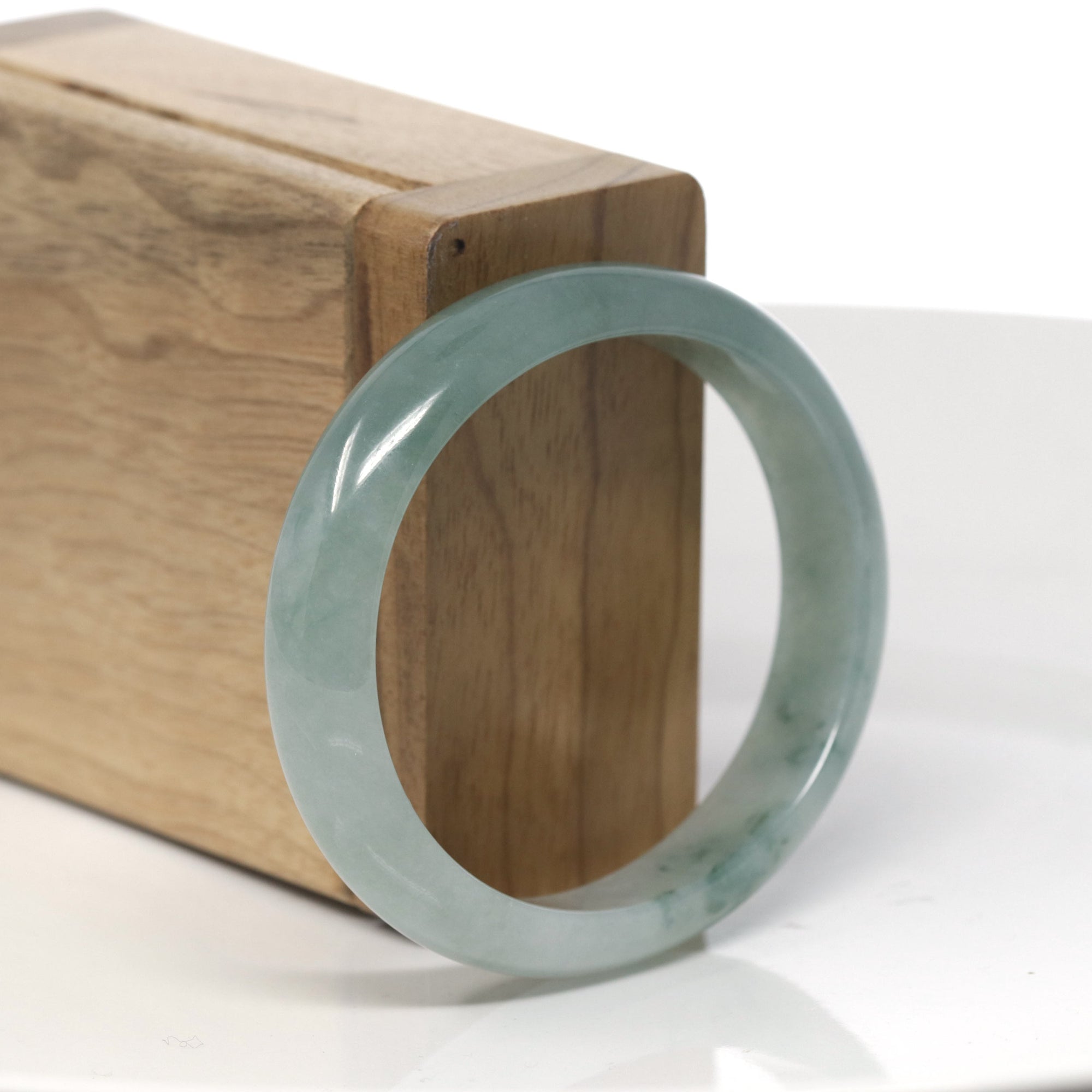 Baikalla Oil-Green &amp; Light Green Jadeite Jade Oval Bangle (56.9mm) 