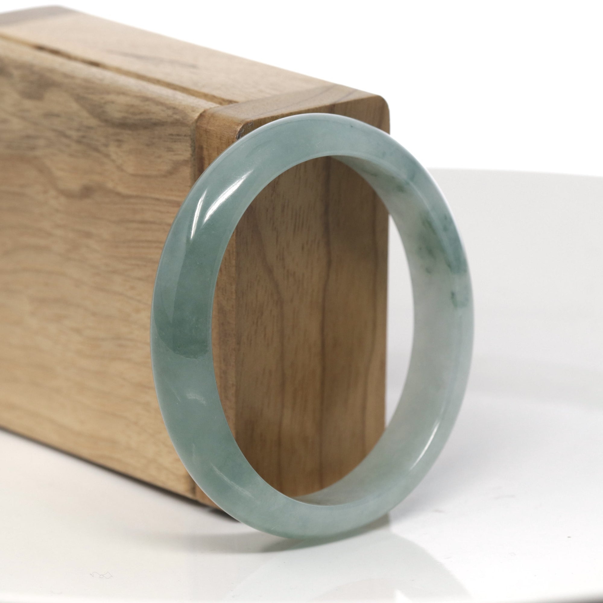 Baikalla Oil-Green &amp; Light Green Jadeite Jade Oval Bangle (56.9mm) 