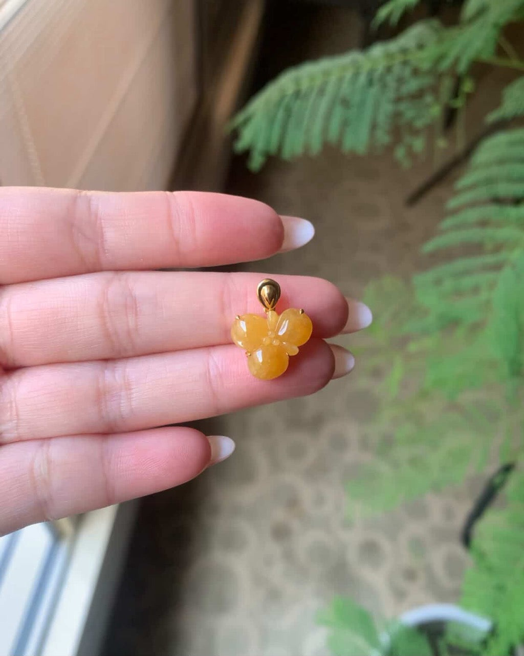 &quot;Live&quot; 18k Yellow Gold Custom Flower Pendant Simple Bail