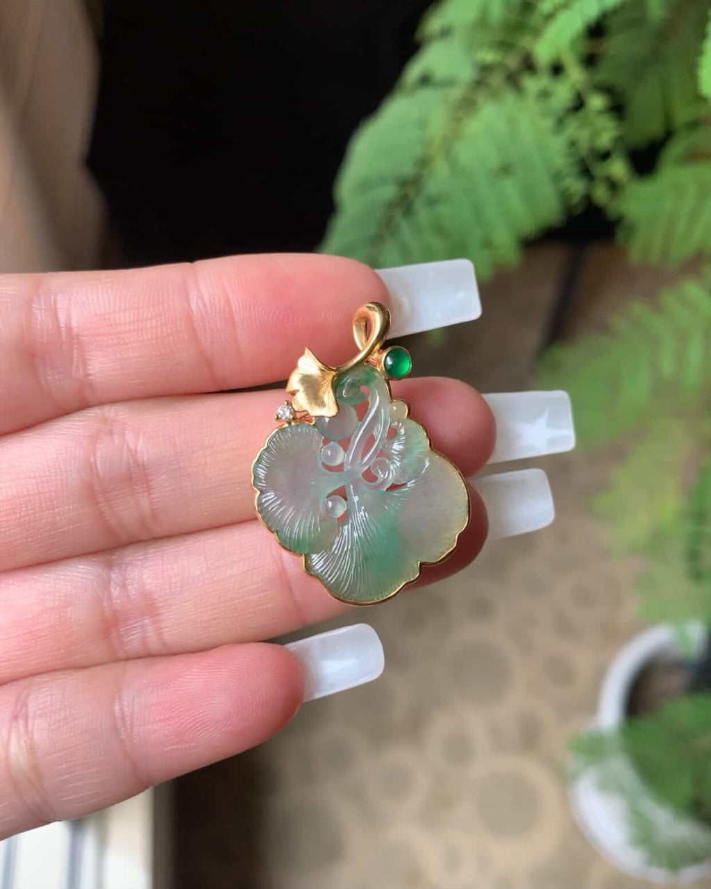 18K Yellow Gold Custom Leaf Pendant Gold Setting