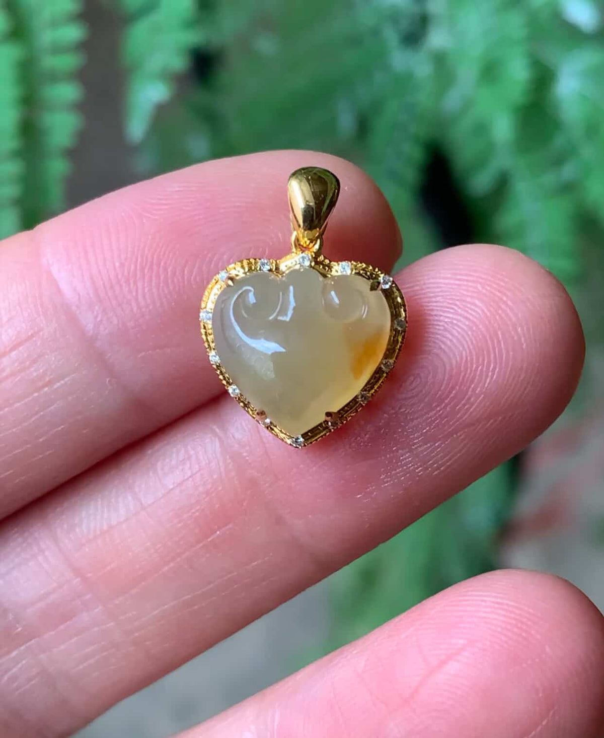 18K Yellow Gold Yellow Jadeite Jade Ruyi Pendant Diamonds And Gold Setting