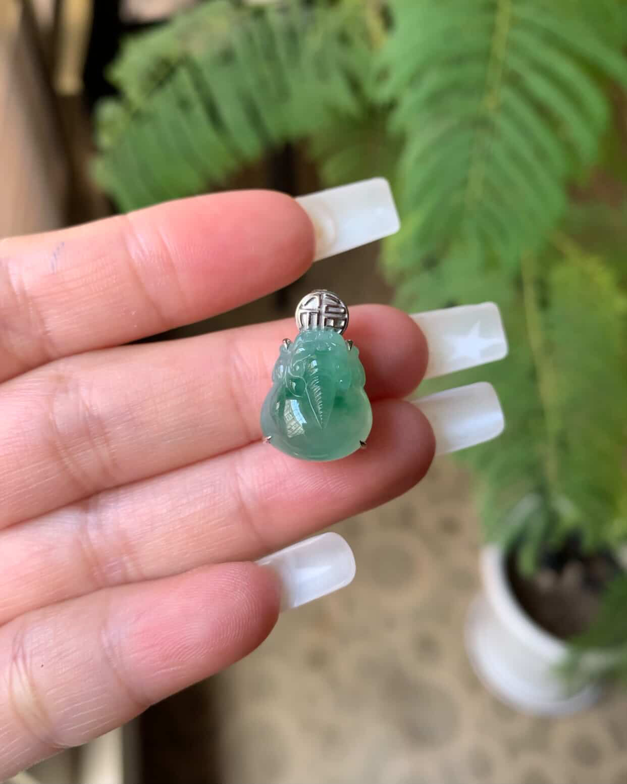 18K White Gold Custom Icy Green Pixiu Pendant Gold Setting