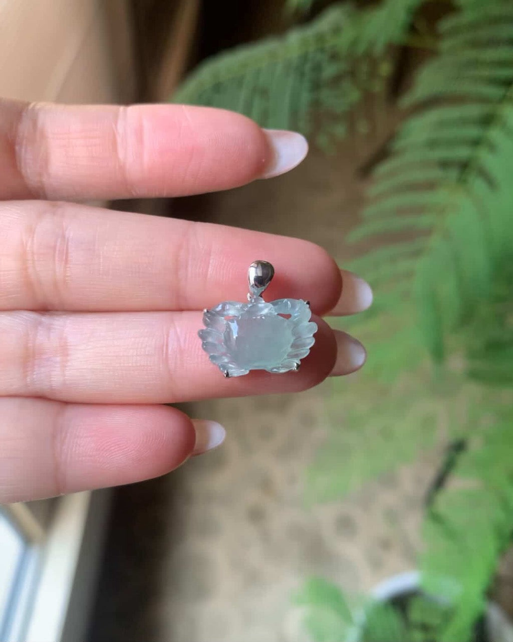 &quot;Live&quot; 18k White Gold Custom Crab Pendant Simple Bail