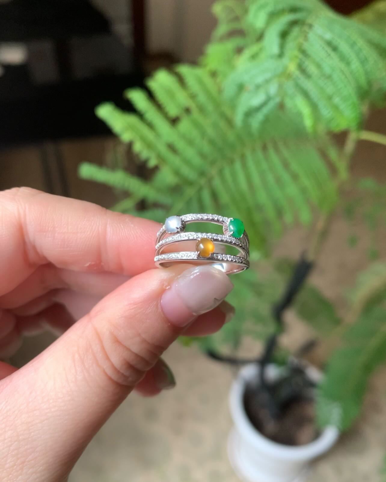 18K White Gold Jadeite Jade Ring Diamonds And Gold Setting