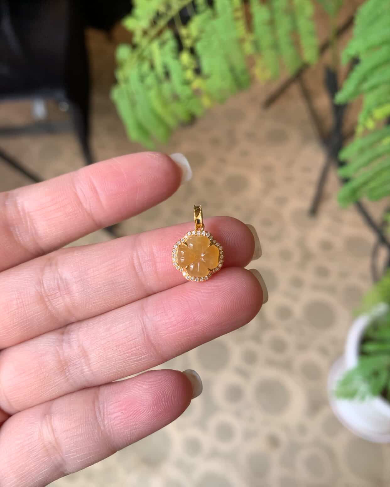18K Yellow Gold Natural Yellow Jadeite Jade Flower Pendant