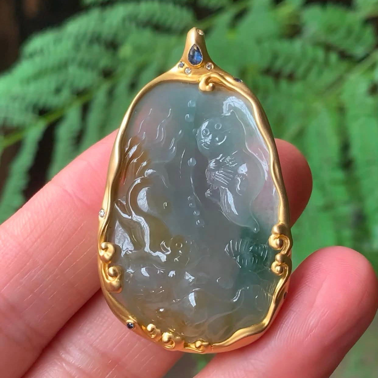 18K Yellow Gold Icy Yellow Green With Blue Green Flower Jadeite Jade Sea Otter Pendant Diamonds And Gold Setting