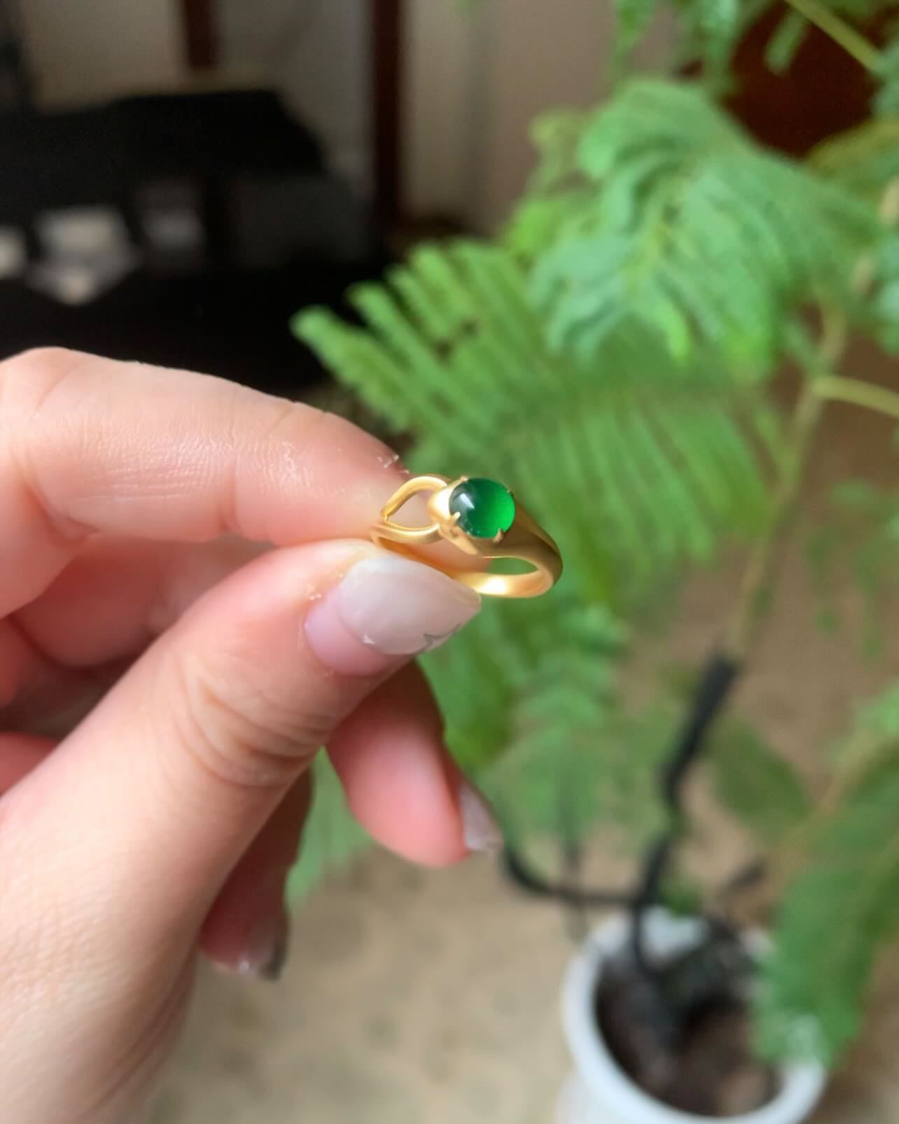 18K Yellow Gold Green Jadeite Jade Ring Gold Setting