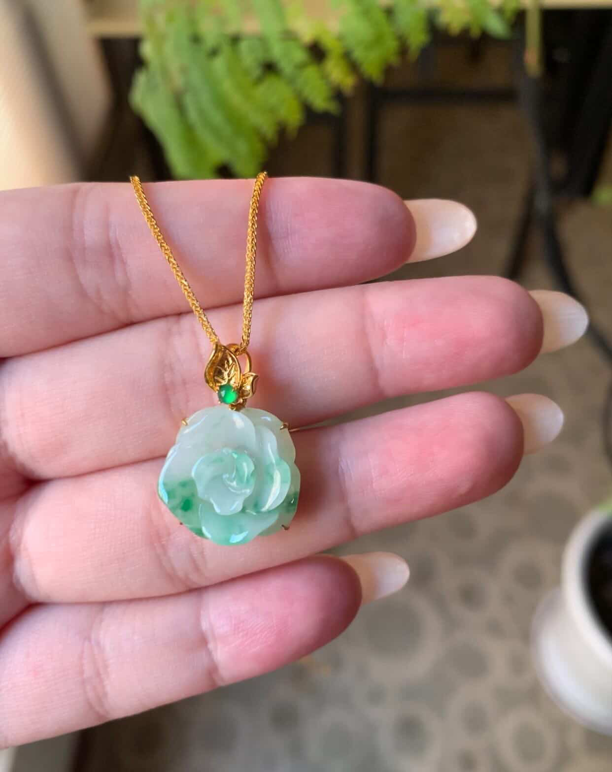 18K Yellow Gold Natural Green Jadeite Jade Peony Pendant Gold Setting