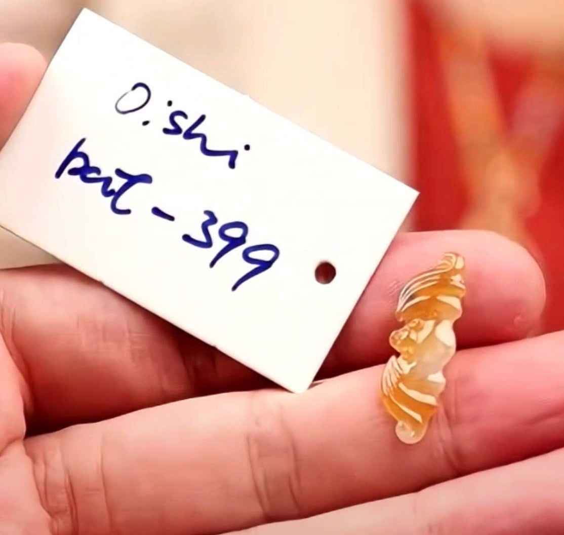 "Live" Natural Light Orange &amp; Moonlight Bat Jadeite Jade Pendant (10/14/26)