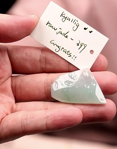 "Live" Natural Icy Light Green Flower Jadeite Jade Raw Jade Piece (RuYi) (08/10/26)