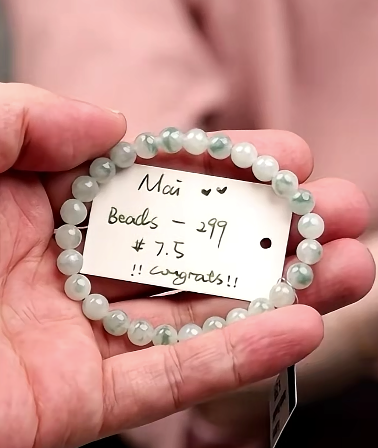"Live" Natural Icy Green Flower Jadeite Jade Beads Bracelet (08/10/26)