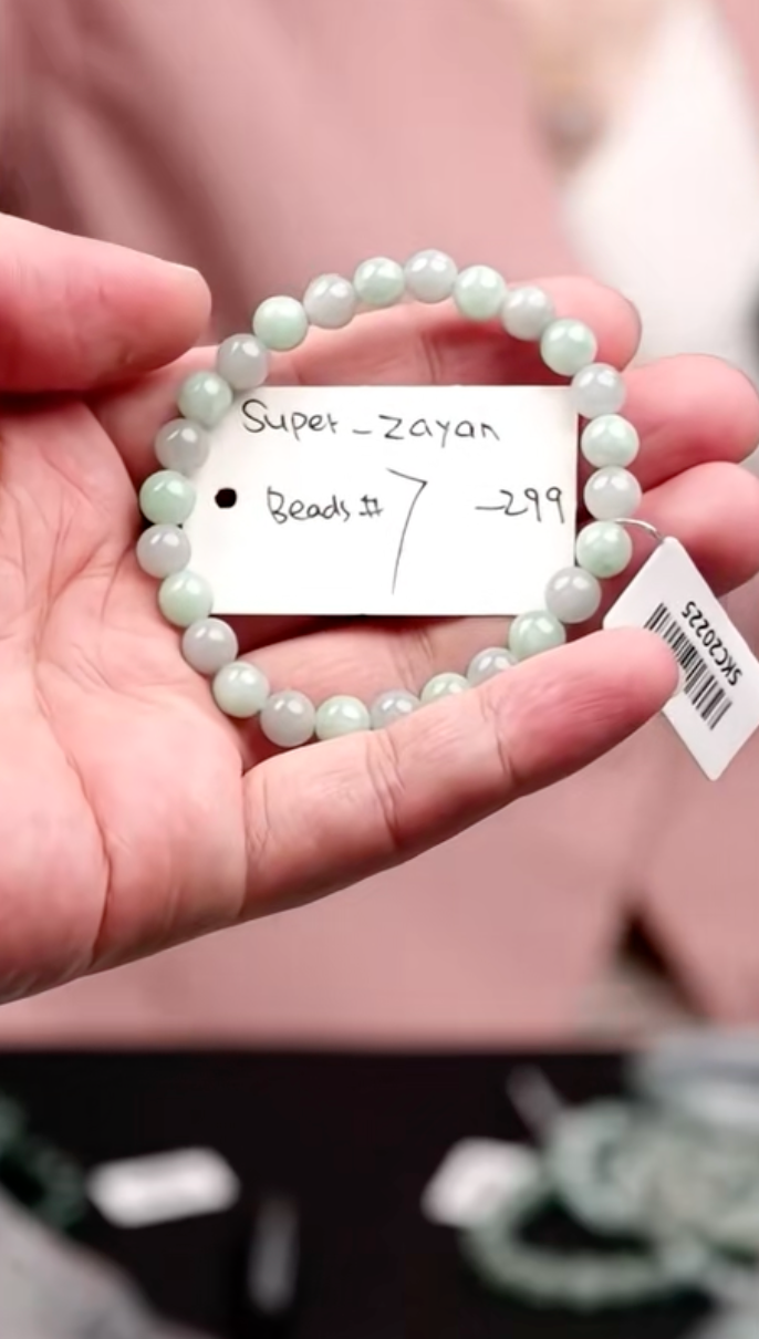 "Live" Natural Green Color Jadeite Jade Beads Bracelet  (09/12/26)