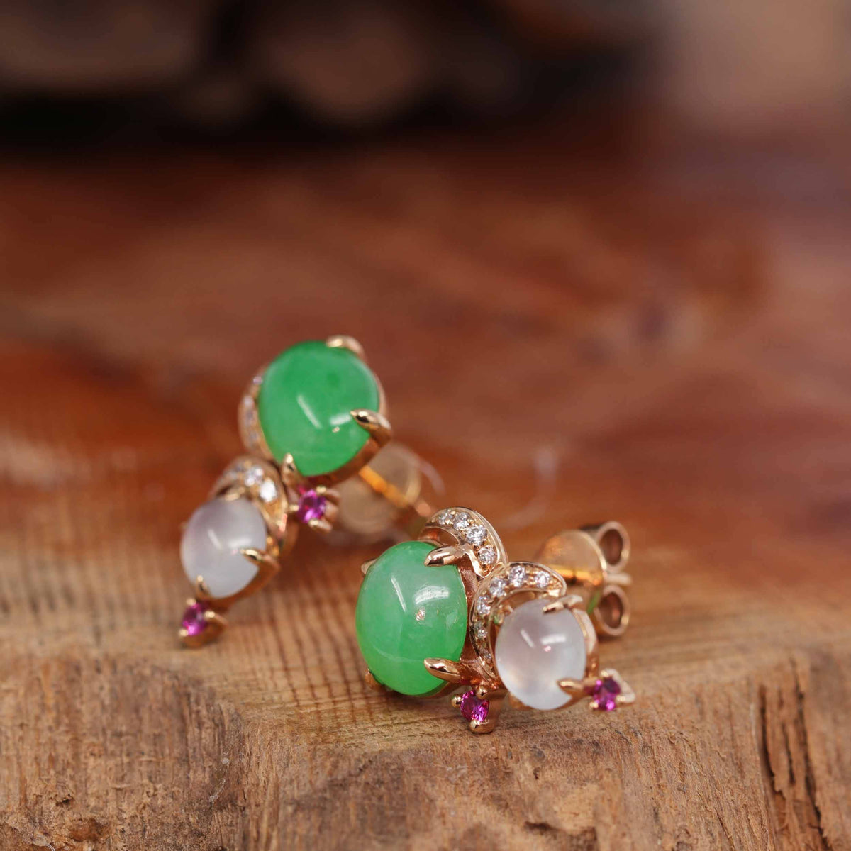 18K Yellow Gold A Grade Jadeite Jade Stud Earrings Bezel Set For Sale 18K Yellow Gold A Grade Jadeite Jade Stud Earrings Bezel Set For Sale