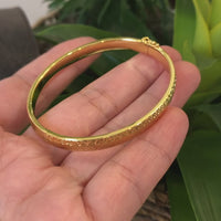 18k Yellow Gold Oval Wide Bangle Bracelet (7 in)