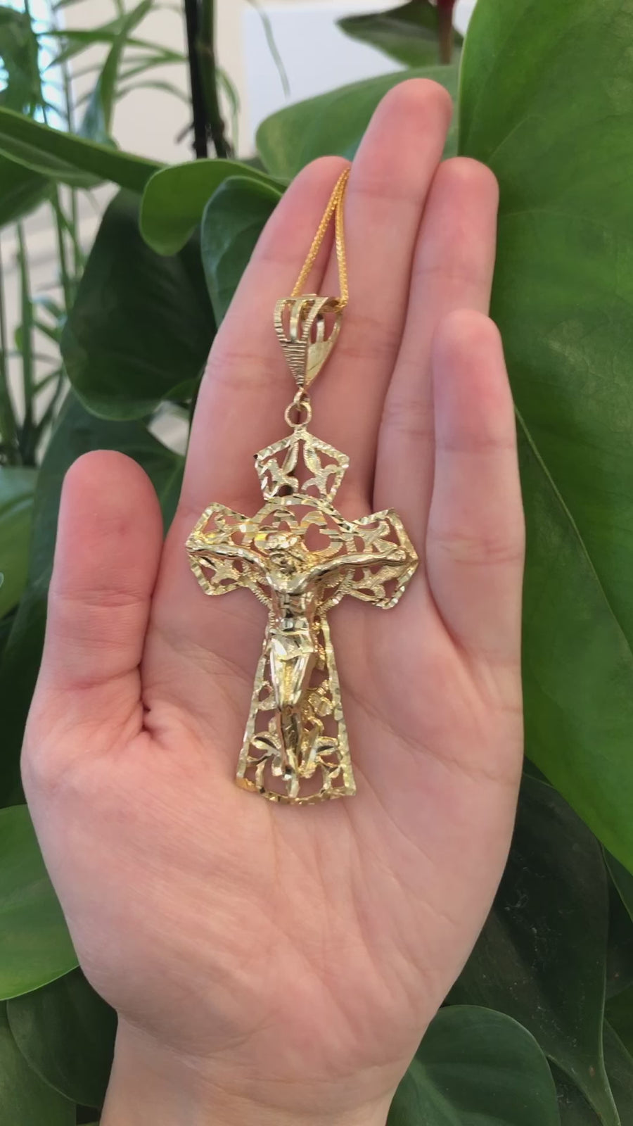 14k Yellow Gold Cross Pendant Necklace